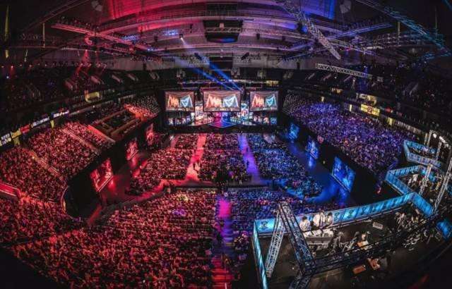 北美LCS夏季赛常规赛结束，TL、C9常规赛前二离S14只差一步